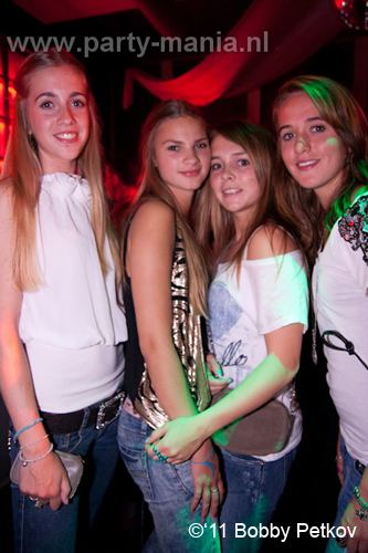 110617_007_maximaal_club_leparis_partymania_denhaag