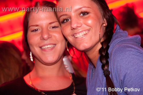 110617_026_maximaal_club_leparis_partymania_denhaag