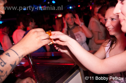 110617_036_maximaal_club_leparis_partymania_denhaag