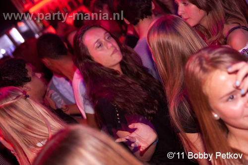 110617_053_maximaal_club_leparis_partymania_denhaag