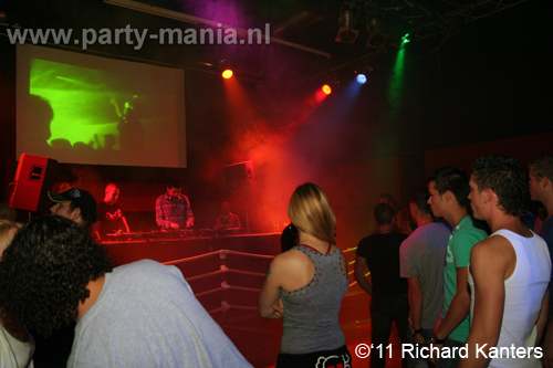 110618_015_beukgevaar_bazart_partymania_denhaag