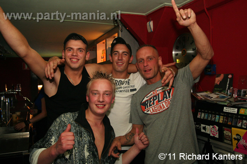 110618_020_beukgevaar_bazart_partymania_denhaag