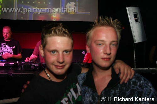 110618_030_beukgevaar_bazart_partymania_denhaag