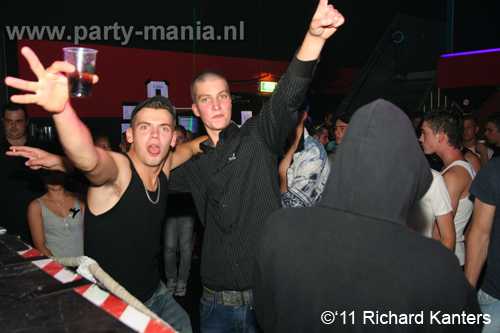 110618_045_beukgevaar_bazart_partymania_denhaag