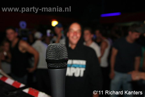 110618_046_beukgevaar_bazart_partymania_denhaag