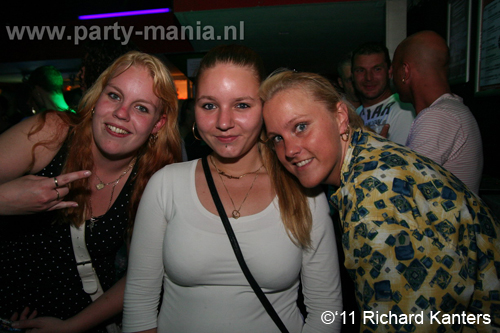 110618_058_beukgevaar_bazart_partymania_denhaag