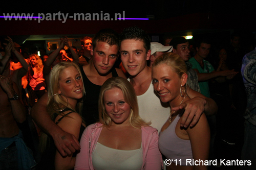 110618_060_beukgevaar_bazart_partymania_denhaag