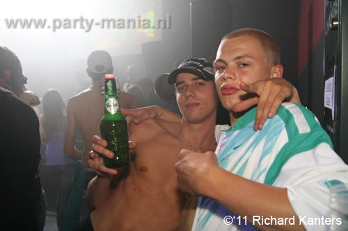 110618_063_beukgevaar_bazart_partymania_denhaag