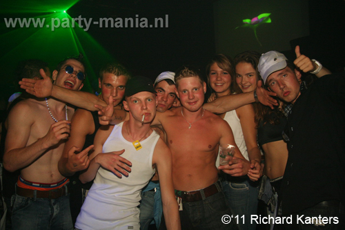 110618_064_beukgevaar_bazart_partymania_denhaag