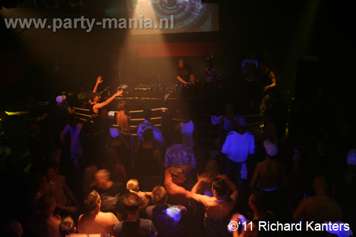 110618_072_beukgevaar_bazart_partymania_denhaag