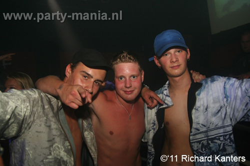 110618_092_beukgevaar_bazart_partymania_denhaag