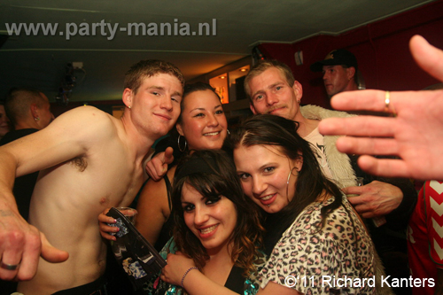110618_125_beukgevaar_bazart_partymania_denhaag
