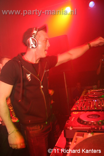110618_129_beukgevaar_bazart_partymania_denhaag