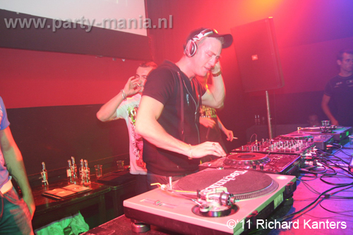 110618_133_beukgevaar_bazart_partymania_denhaag