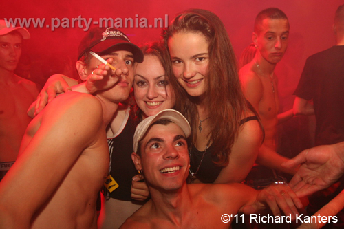 110618_173_beukgevaar_bazart_partymania_denhaag