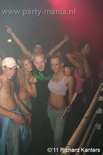 110618_174_beukgevaar_bazart_partymania_denhaag