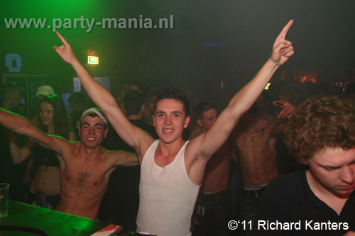 110618_186_beukgevaar_bazart_partymania_denhaag