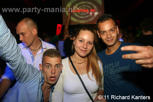 110618_194_beukgevaar_bazart_partymania_denhaag