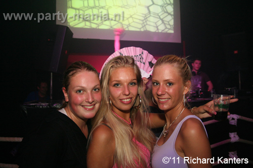 110618_201_beukgevaar_bazart_partymania_denhaag