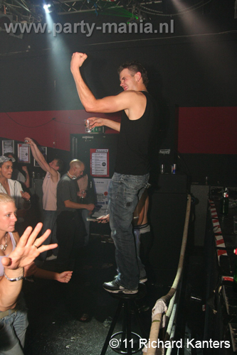 110618_208_beukgevaar_bazart_partymania_denhaag