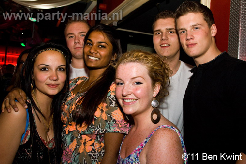 110624_009_maximaal_club_leparis_partymania_denhaag