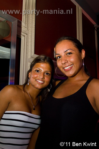 110624_030_maximaal_club_leparis_partymania_denhaag