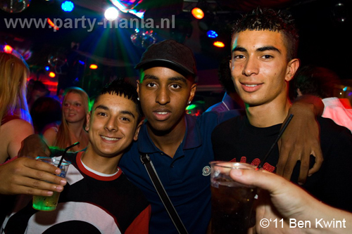 110624_035_maximaal_club_leparis_partymania_denhaag