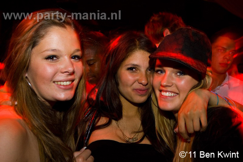 110624_050_maximaal_club_leparis_partymania_denhaag