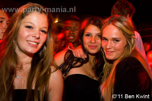 110624_051_maximaal_club_leparis_partymania_denhaag