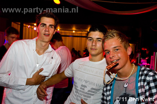 110624_074_maximaal_club_leparis_partymania_denhaag