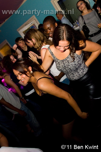 110624_101_maximaal_club_leparis_partymania_denhaag