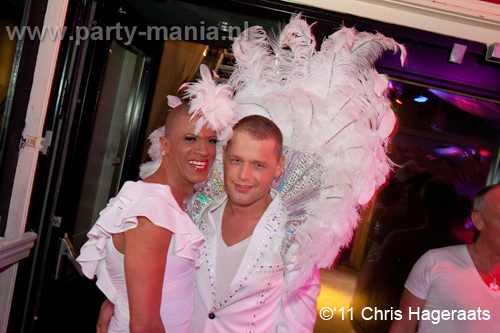 110625_008_manjefiek_club_leparis_partymania_denhaag