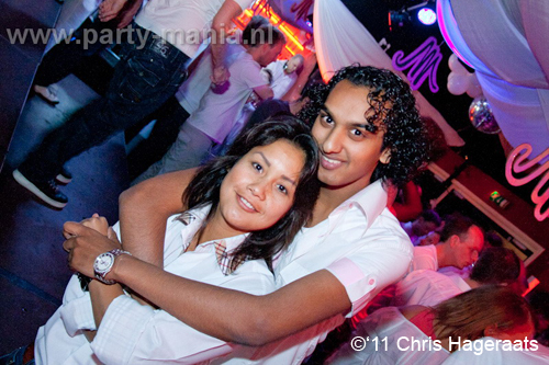 110625_018_manjefiek_club_leparis_partymania_denhaag