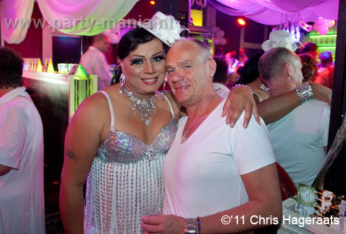 110625_044_manjefiek_club_leparis_partymania_denhaag