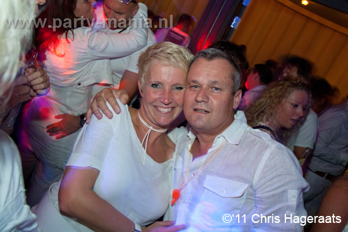 110625_054_manjefiek_club_leparis_partymania_denhaag