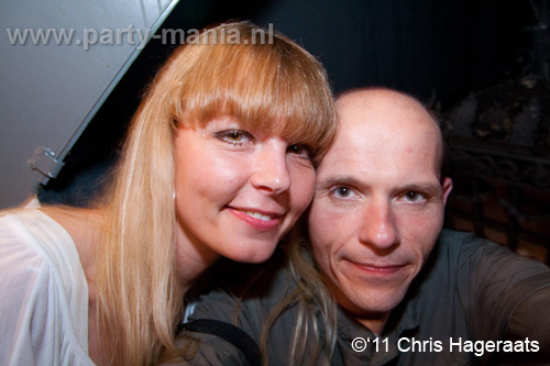 110625_060_manjefiek_club_leparis_partymania_denhaag