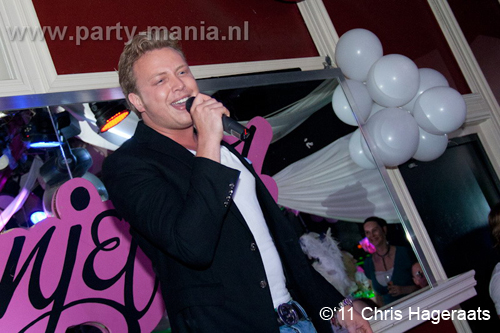 110625_075_manjefiek_club_leparis_partymania_denhaag