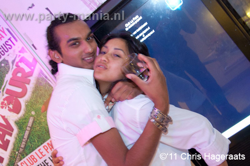 110625_086_manjefiek_club_leparis_partymania_denhaag
