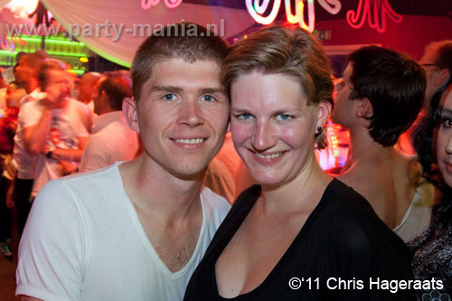 110625_128_manjefiek_club_leparis_partymania_denhaag