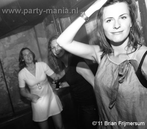 110702_044_90s_only_westwood_partymania_denhaag