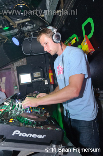 110702_089_90s_only_westwood_partymania_denhaag