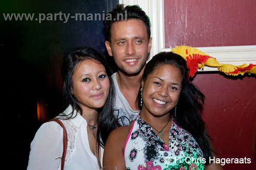 110730_041_manjefiek_club_leparis_partymania_denhaag