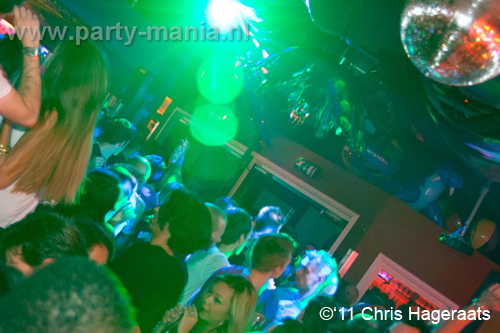 110730_042_manjefiek_club_leparis_partymania_denhaag