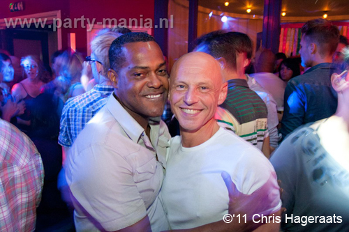 110730_043_manjefiek_club_leparis_partymania_denhaag