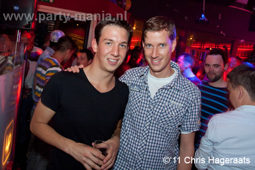 110730_049_manjefiek_club_leparis_partymania_denhaag