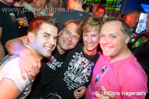 110730_066_manjefiek_club_leparis_partymania_denhaag