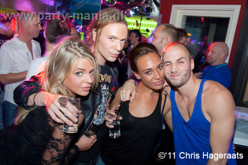 110730_086_manjefiek_club_leparis_partymania_denhaag