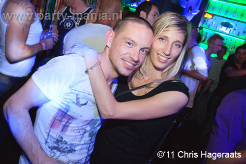 110730_094_manjefiek_club_leparis_partymania_denhaag