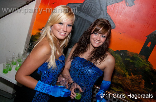 110820_001_dopenez_club_leparis_partymania_denhaag