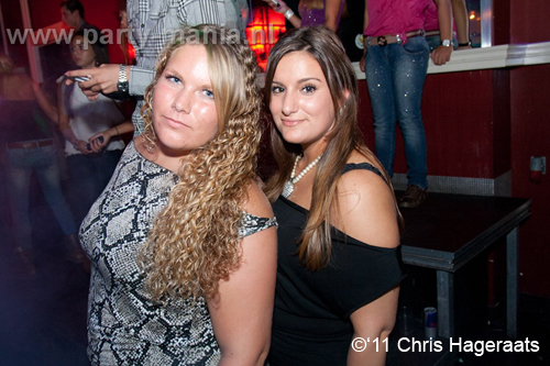 110820_003_dopenez_club_leparis_partymania_denhaag